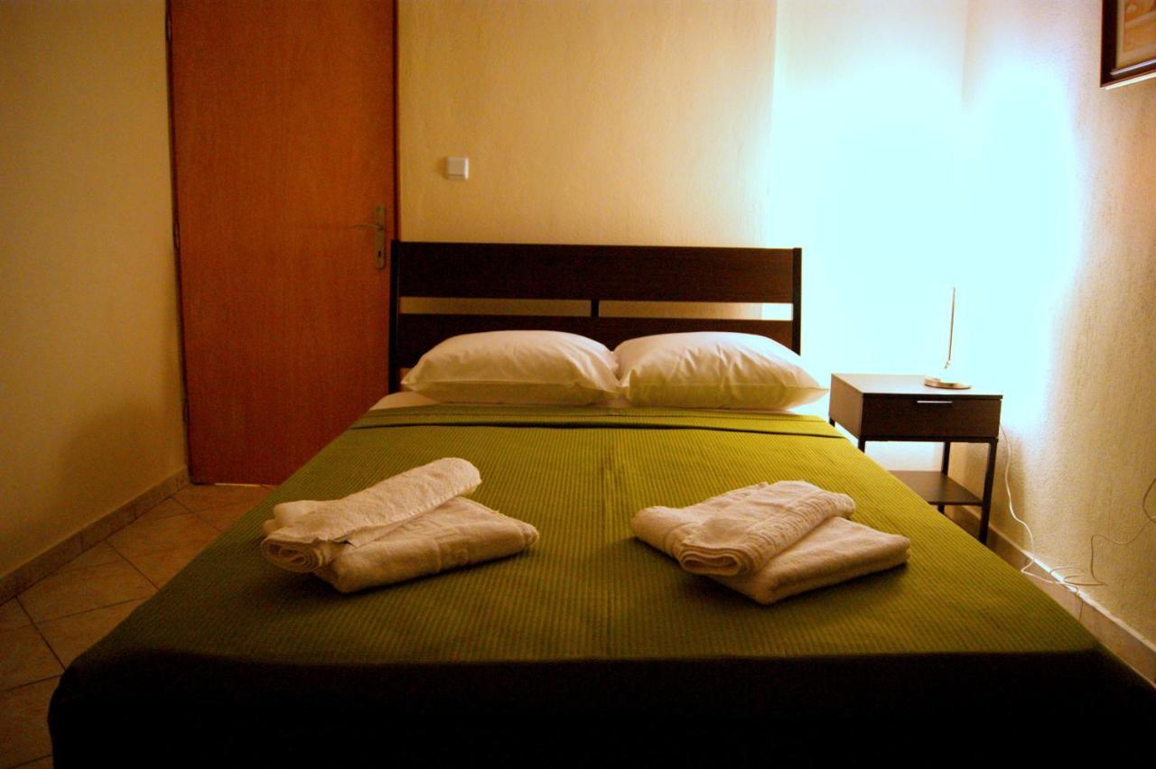Simplicity At Iris Accommodation Psakoudia Kamer foto